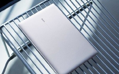 RedmiBook全面屏笔记本“正面”照官宣 精致仿佛艺术品